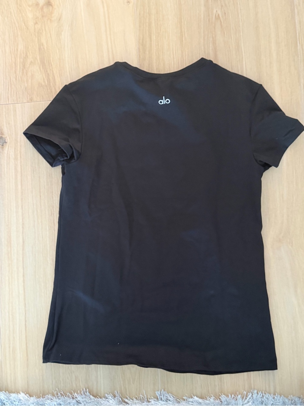 ALO Yoga Black Short Sleeve Crewneck Tee - Picture 5 of 5